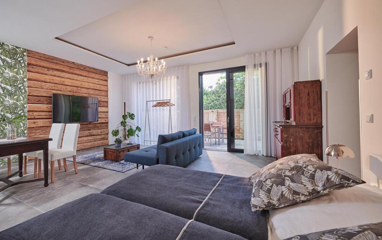 Hotel Bei Meyers Schlafen & Feiern à Bohlen  Extérieur photo