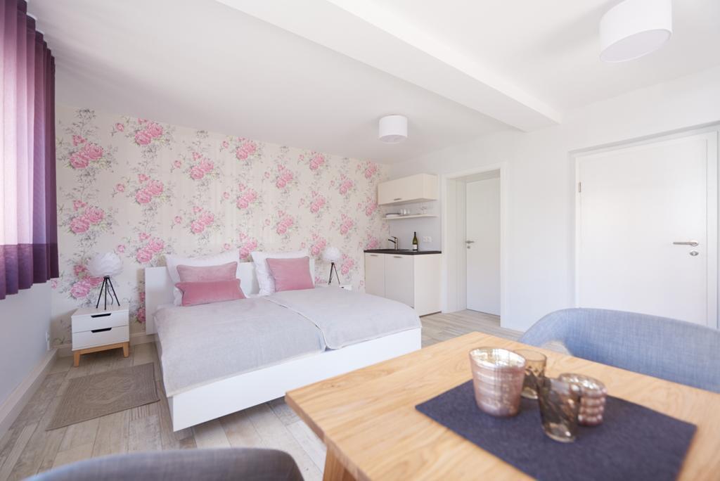 Hotel Bei Meyers Schlafen & Feiern à Bohlen  Extérieur photo
