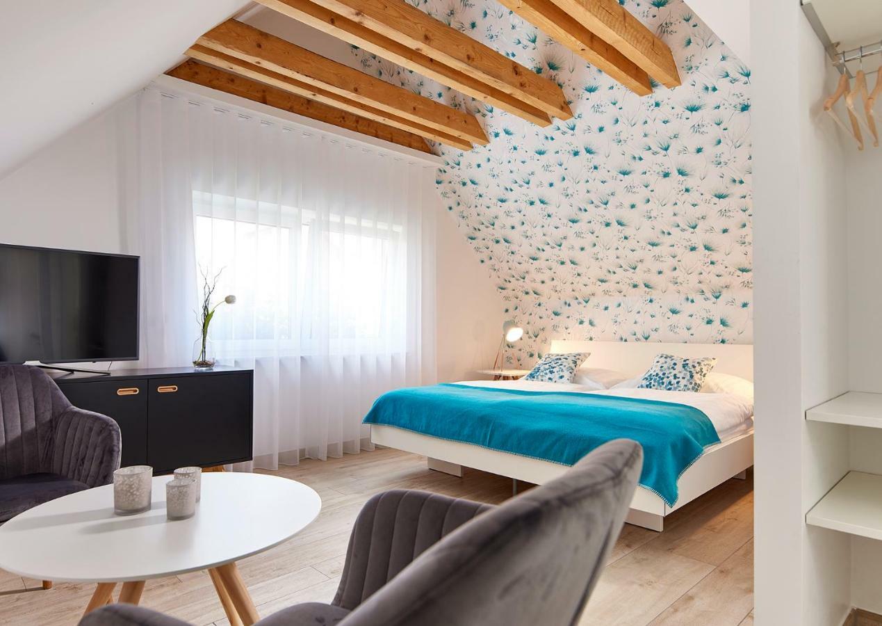 Hotel Bei Meyers Schlafen & Feiern à Bohlen  Extérieur photo